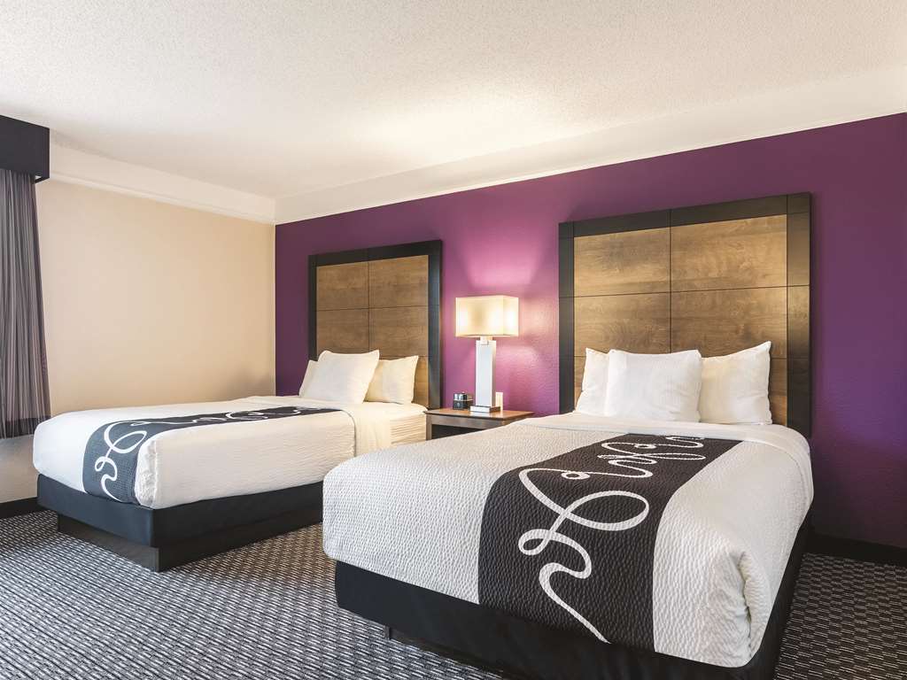 La Quinta Inn & Suites by Wyndham Shreveport Airport - photo 25