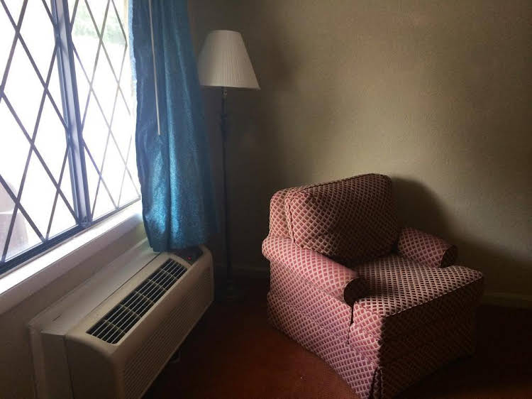 Best Airport Inn - photo 8