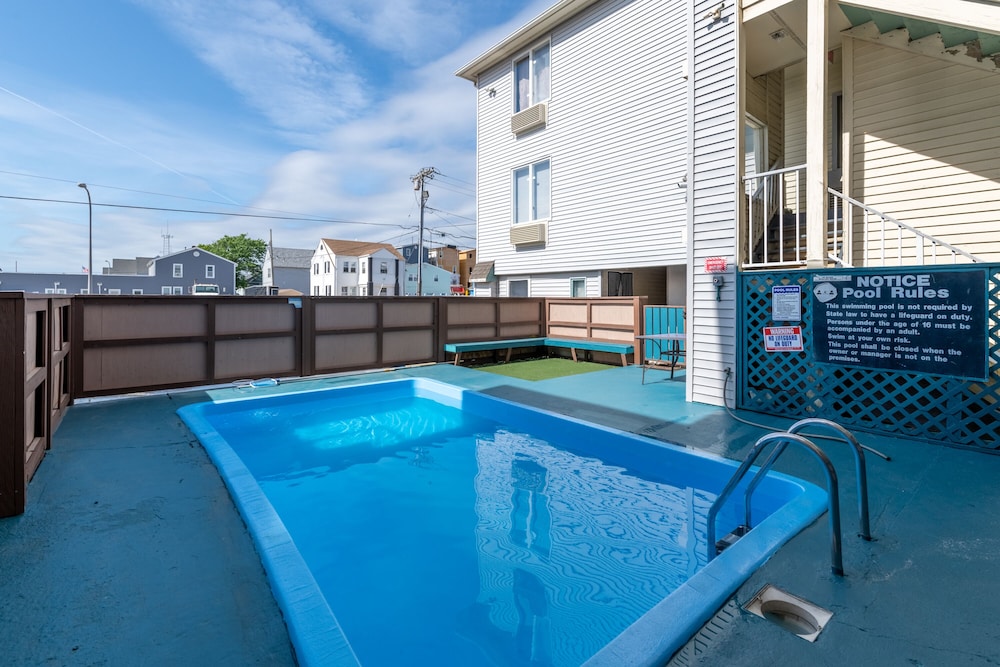 Hotel Charlee Villas by the Beach - photo 36