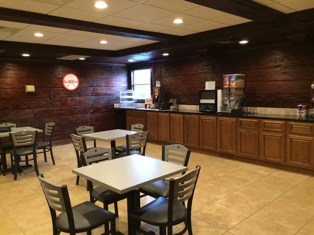 Howard Johnson by Wyndham Winter Haven FL - photo 53