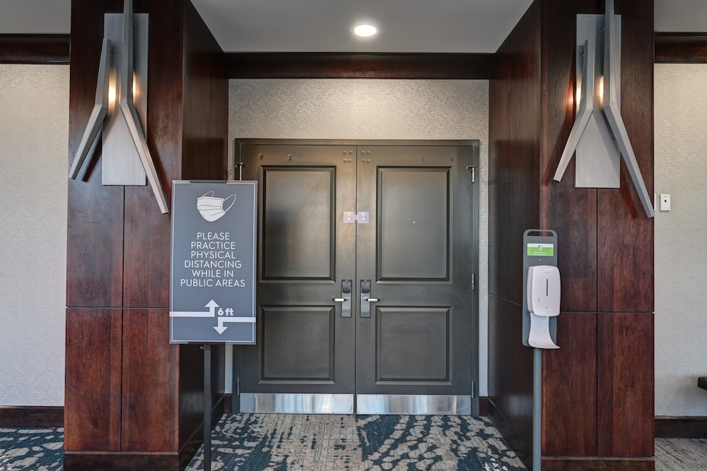 DoubleTree by Hilton Denver International Airport - photo 44