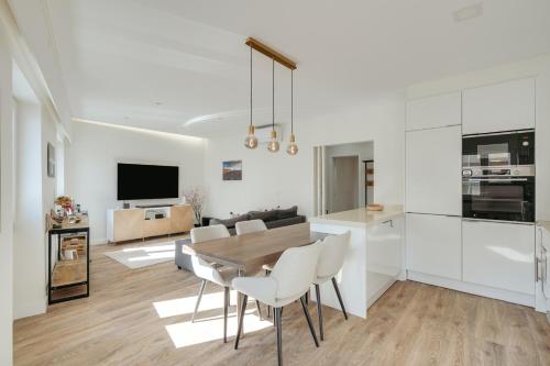 Flat w Balcony & Workspace by HostWise — 4-Star Luxury Hotel in Lisbon, Portugal
