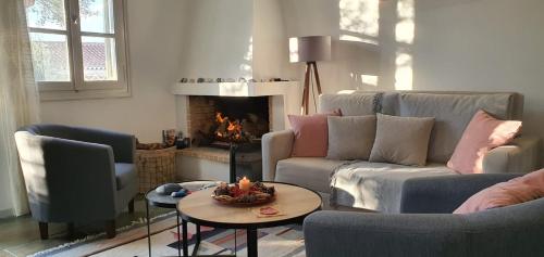 Aria Apartments — 4-Star Luxury Hotel in Spetses, Greece