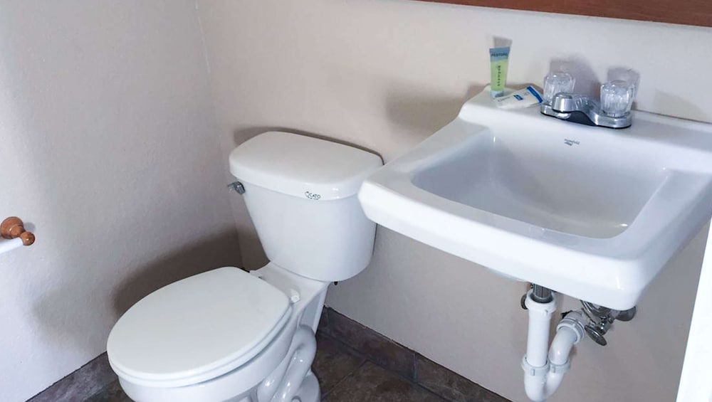 Budget Inn Ardmore - photo 15