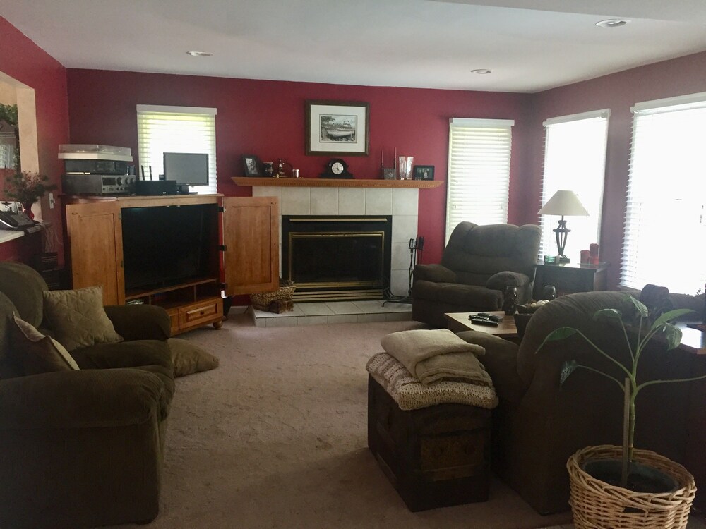 The Harsens Island Getaway Resort - photo 46