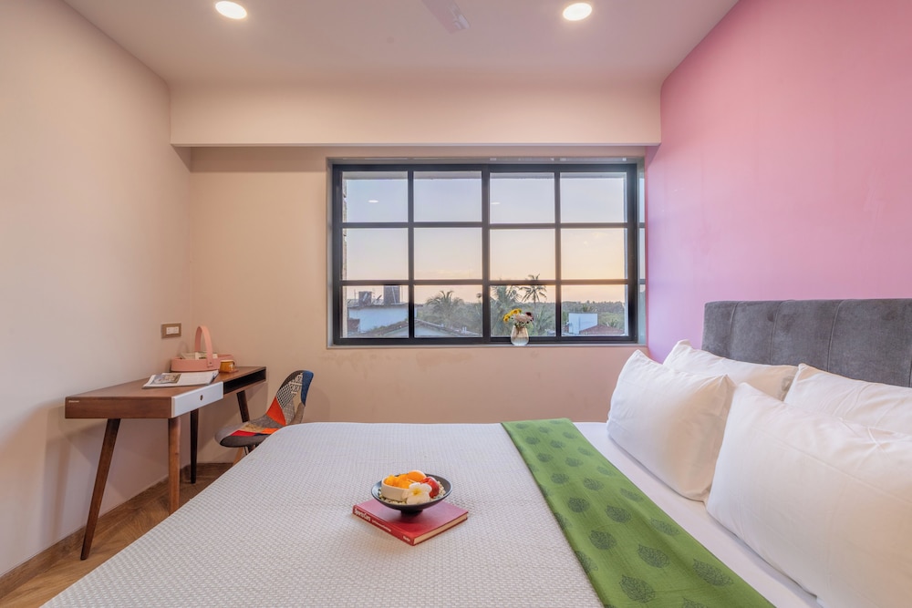 ELIVAAS 1 BHK with Jacuzzi & Lift Kamerios Brisa — 5-Star Luxury Hotel in Mormugao, India