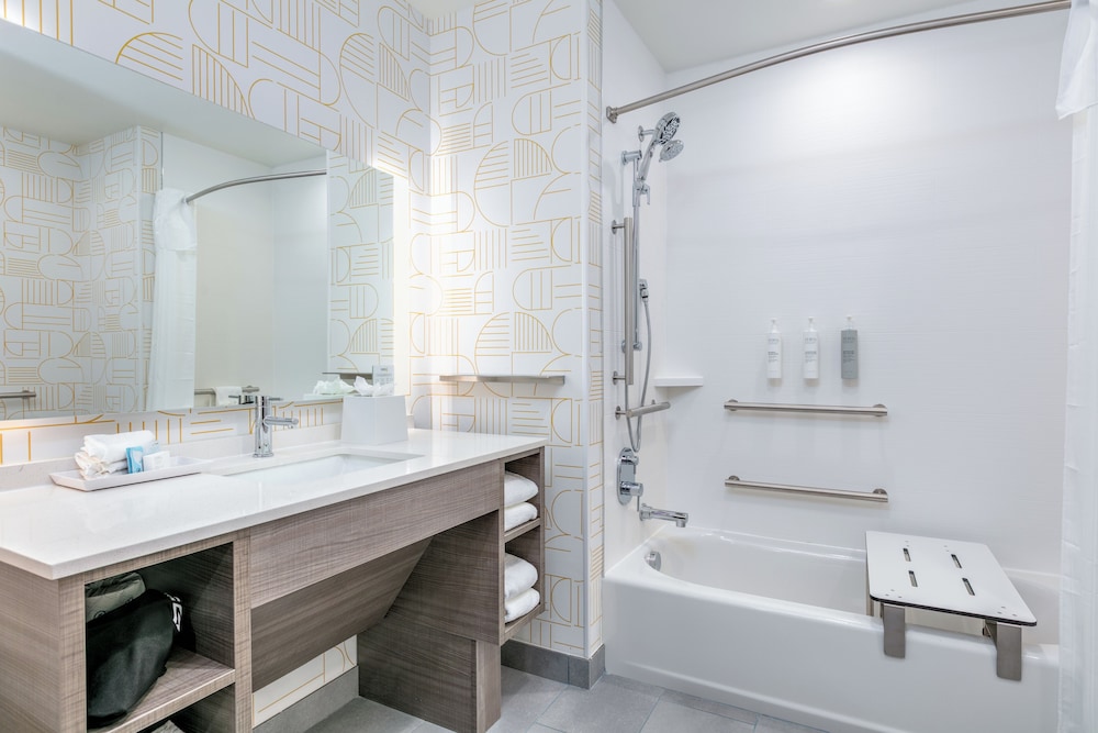 Home2 Suites by Hilton Huntsville - photo 10