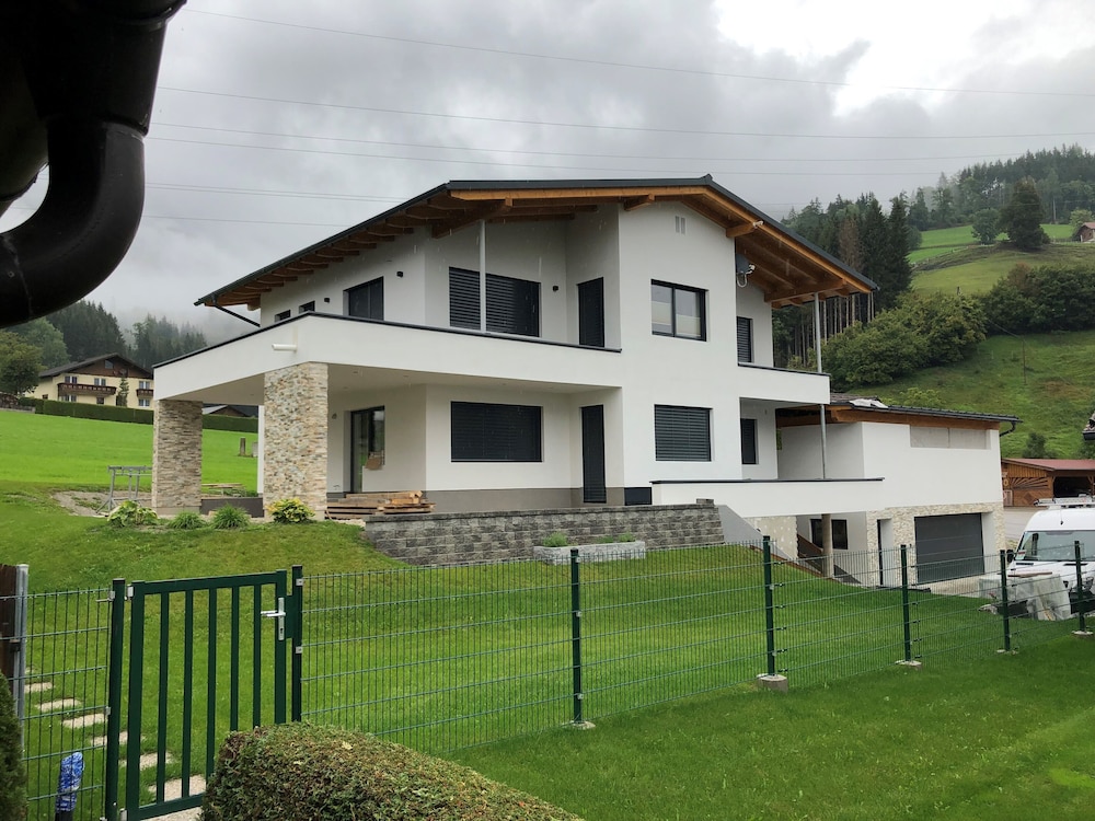 Apartment Alpenstyle Ennstal — 4-Star Luxury Hotel in Aich, Austria
