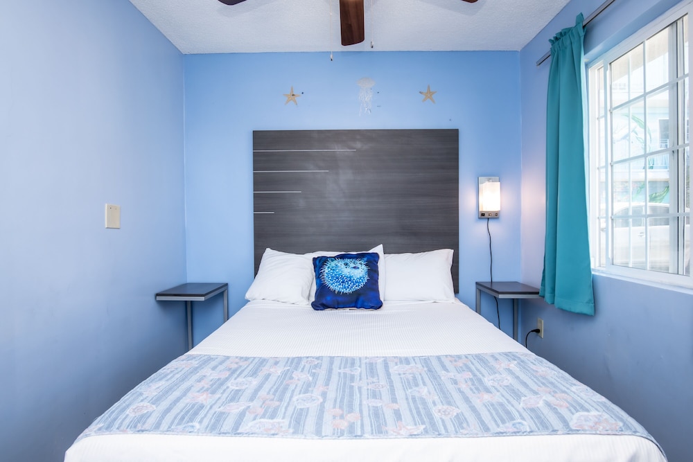 Aqua Breeze Inn - photo 10