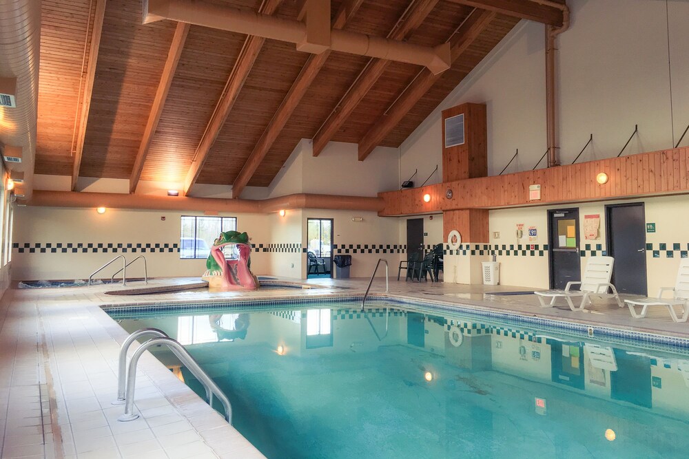 White Oak Inn & Suites - photo 7