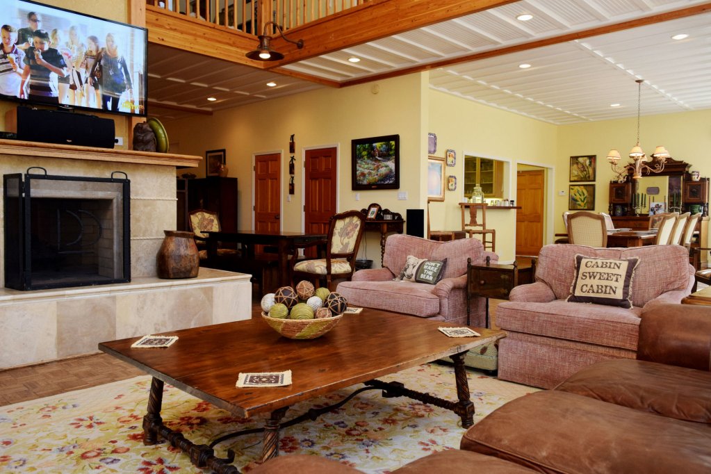 Double Dog Inn - carbon neutral hotel in Questa