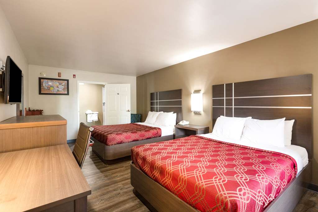Econo Lodge Inn & Suites Murfreesboro Shopping District - photo 10