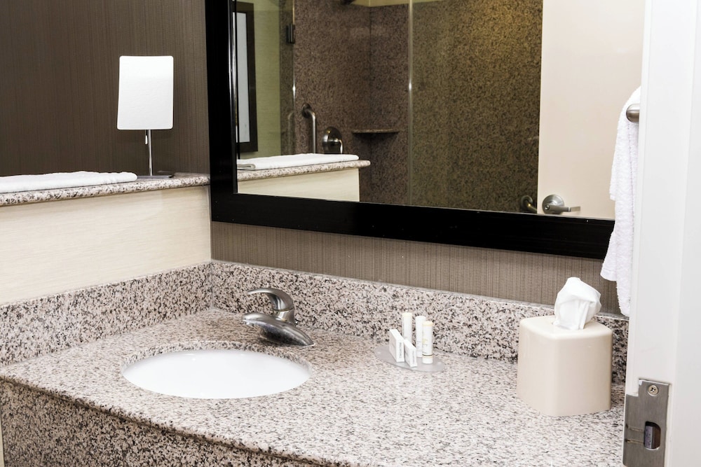 Courtyard Marriott Lafayette - photo 6
