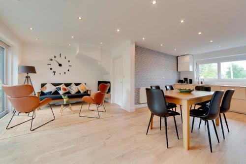 Pass the Keys 49 Byron Square Modern and Spacious 3 Bed Home with Free Parking — 4-Star Luxury Hotel in Cambridge, United Kingdom