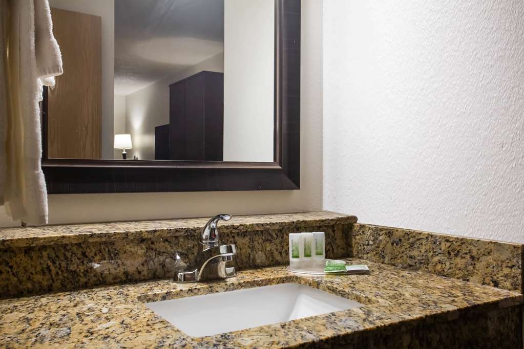 AmericInn by Wyndham Baudette - photo 27
