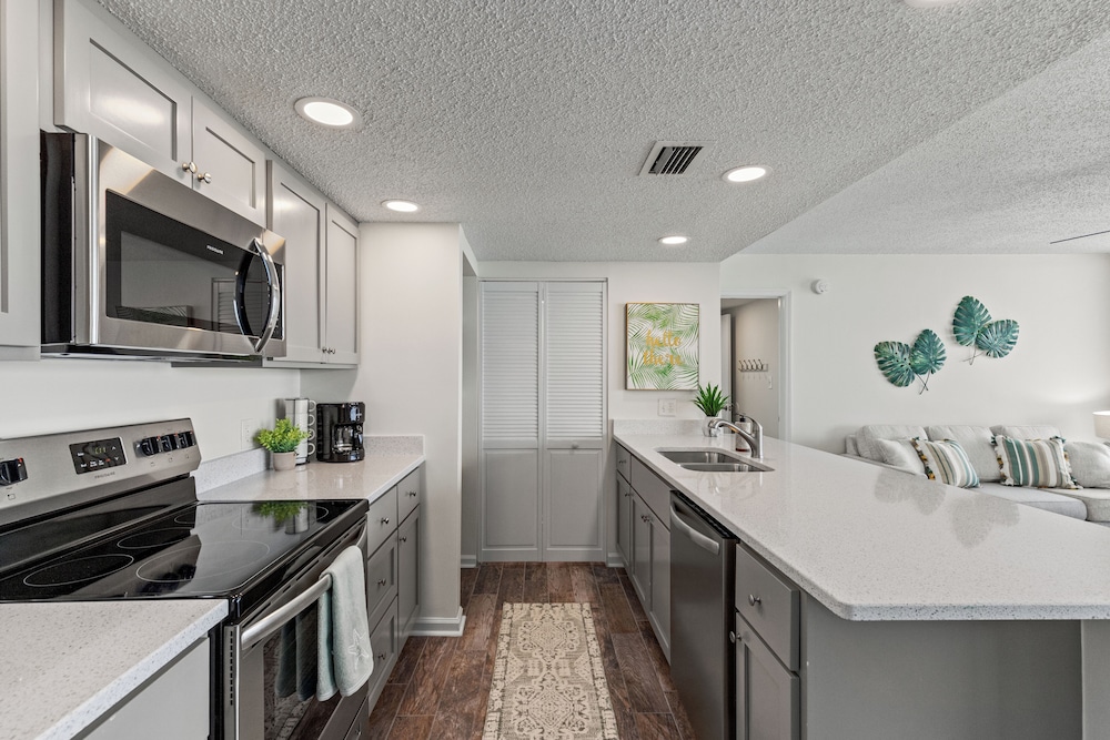 Sandpiper Beacon Beach Resort - photo 160