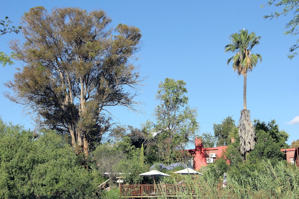 Gumtree Guest House — 4-Star Luxury Hotel in Oudtshoorn, South Africa