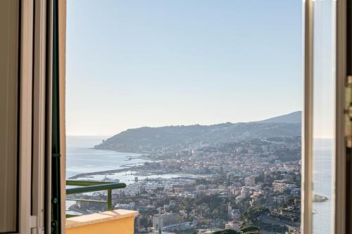 H11 Ca' Nico Vista Mare Parcheggio — 4-Star Luxury Hotel in San Remo, Italy