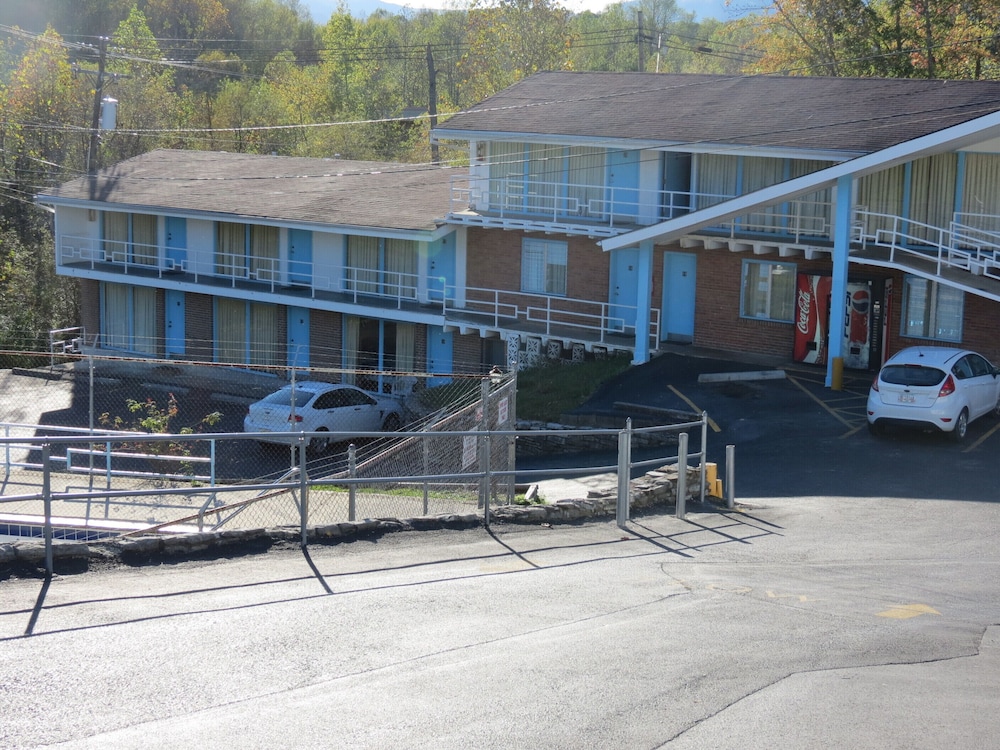 Boone Trail Inn - photo 35