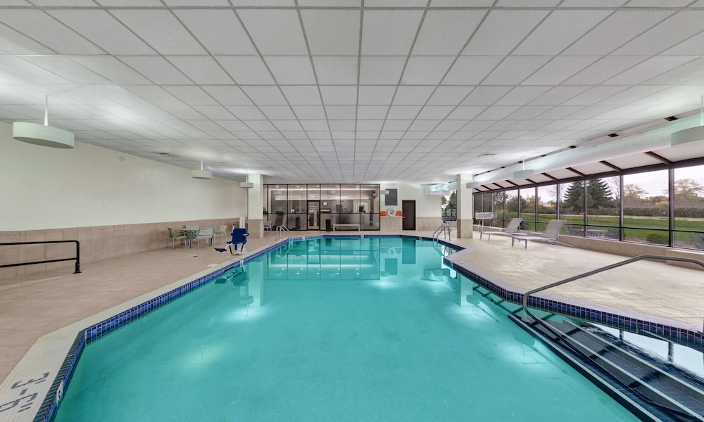 Embassy Suites by Hilton Milwaukee Brookfield - photo 36