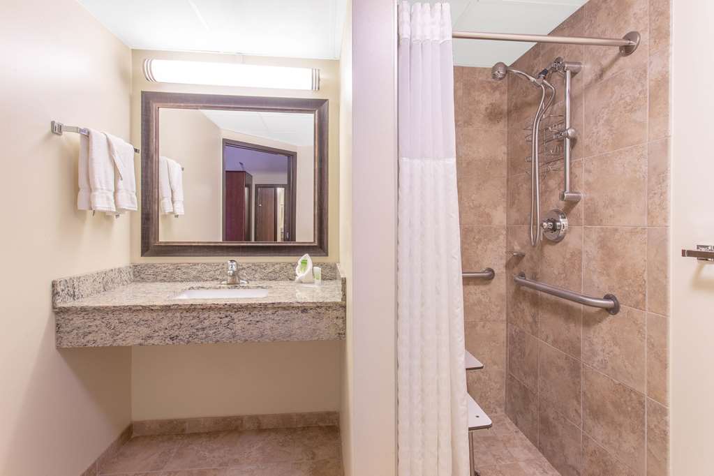 AmericInn by Wyndham Calumet - photo 9