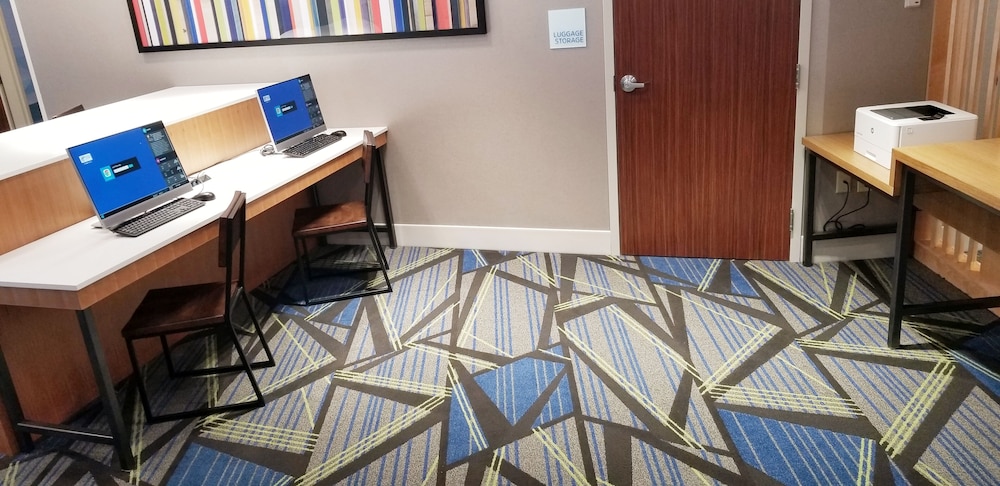 Holiday Inn Express & Suites Troy by IHG - photo 64