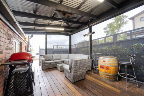 Private Retreat with Spacious Alfresco and Parking — hotel in Lilydale