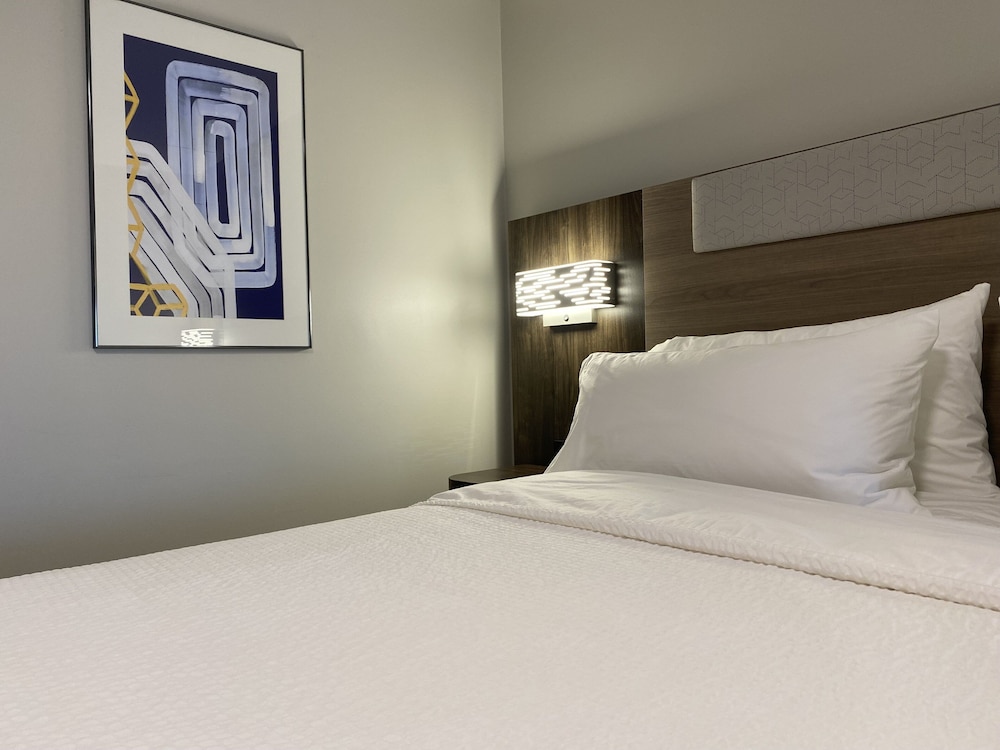 Holiday Inn Express Hotel & Suites Plymouth by IHG - photo 14
