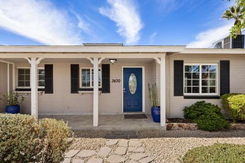 Royal Modern Stylish Home with Casita and Grille — 4-Star Luxury Hotel in Phoenix, United States