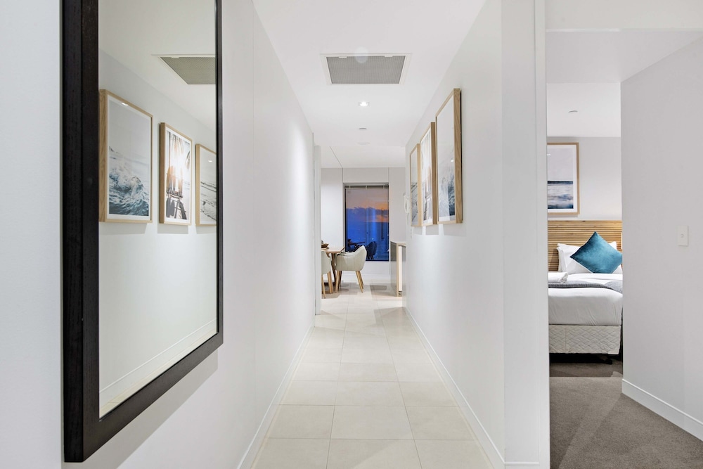 Soul Apartments Wow Stay — 4-Star Luxury Hotel in Surfers Paradise, Australia