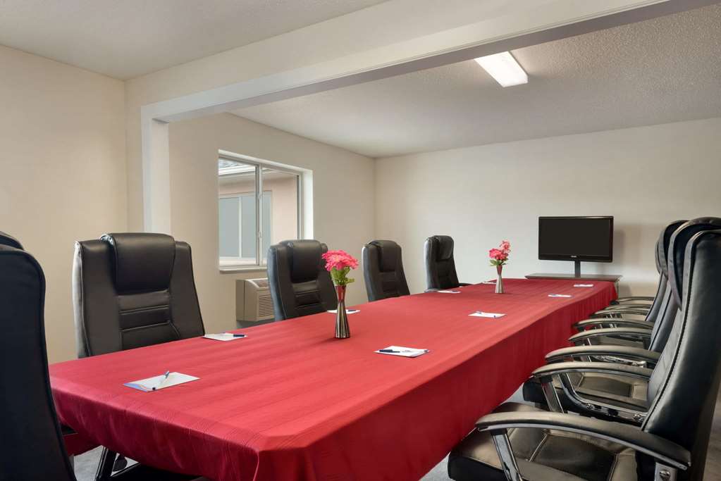 Baymont Inn & Suites by Wyndham Swanton Toledo Airport - photo 25