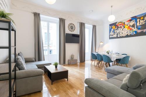 Unico 3 Dormitorios en Puerta del Sol — 4-Star Luxury Hotel in Madrid, Spain