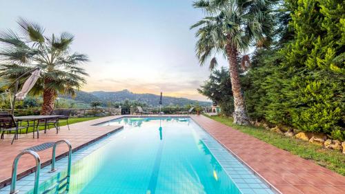 Meliades Villas — 4-Star Luxury Hotel in Agia Marina, Greece