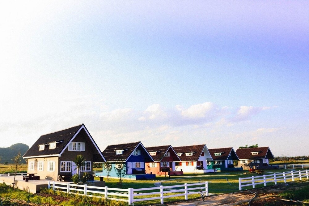 Dr. Lee Farm in Wiang Pa Pao, Thailand