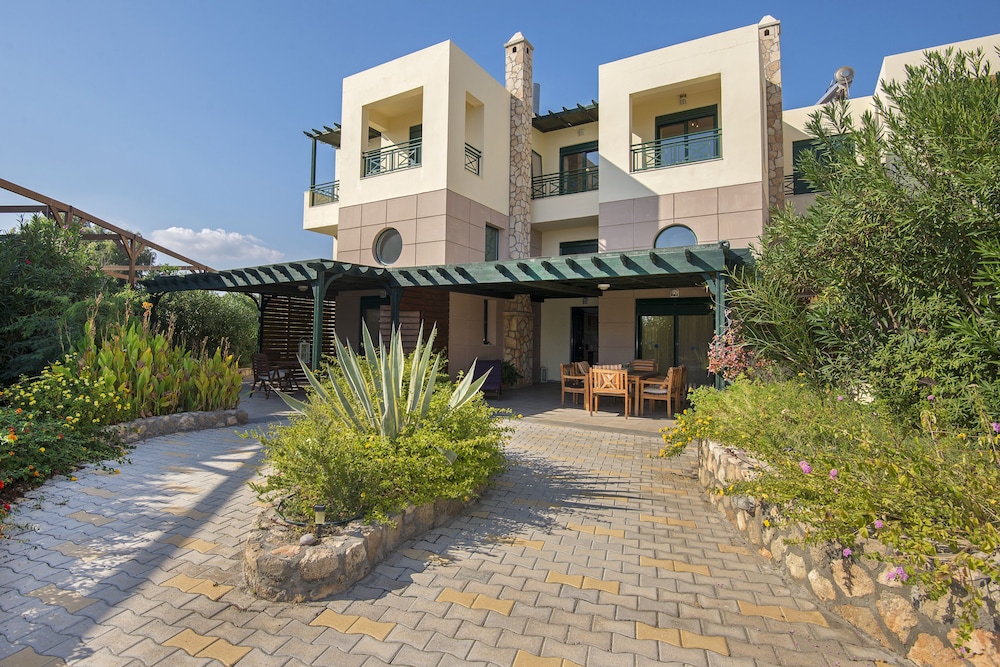 Theretra Kiotari Villas — 4-Star Luxury Hotel in Rodos, Greece