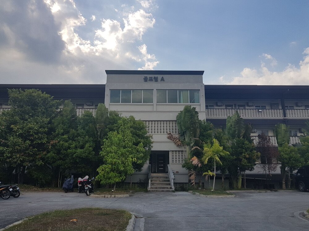 Fa Korea C.C Golf Hotel in Mabalacat City, Philippines