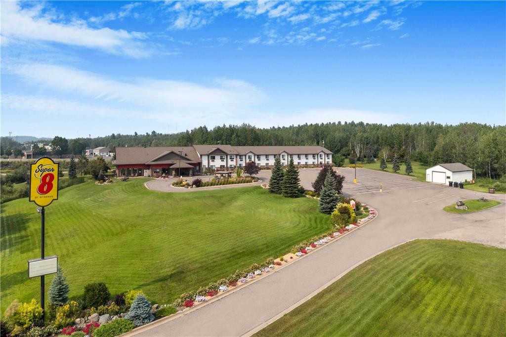 Super 8 by Wyndham Eveleth - photo 6