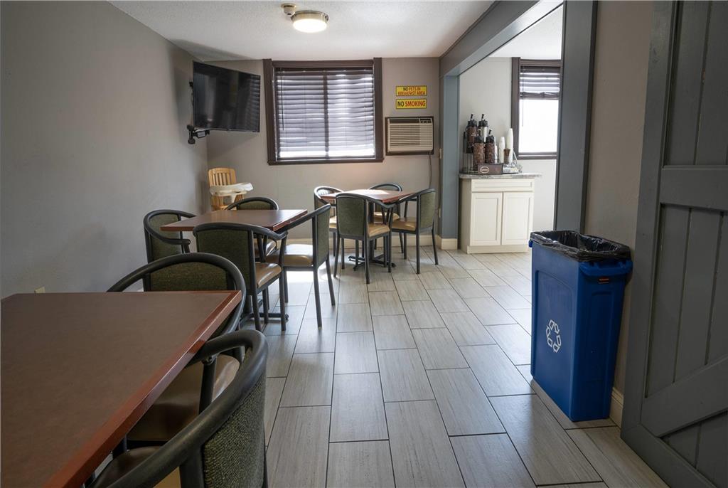 Super 8 by Wyndham Miles City - photo 39