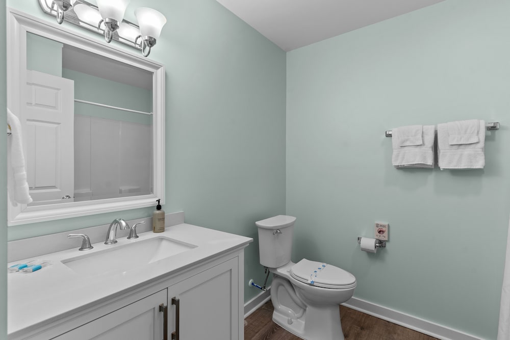 Loggerhead Inn and Suites - photo 79