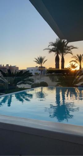 Fantastisk 4 Roms Med Egen Dipping Pool — Mijas