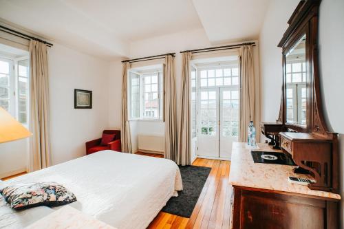 Quarto Duplo com Jardim e Piscina — hotel in Povoa De Lanhoso