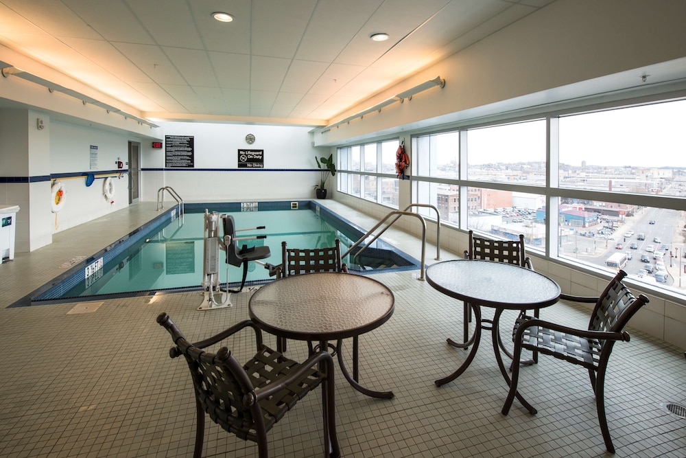 Hampton Inn & Suites Boston Crosstown Center - photo 38