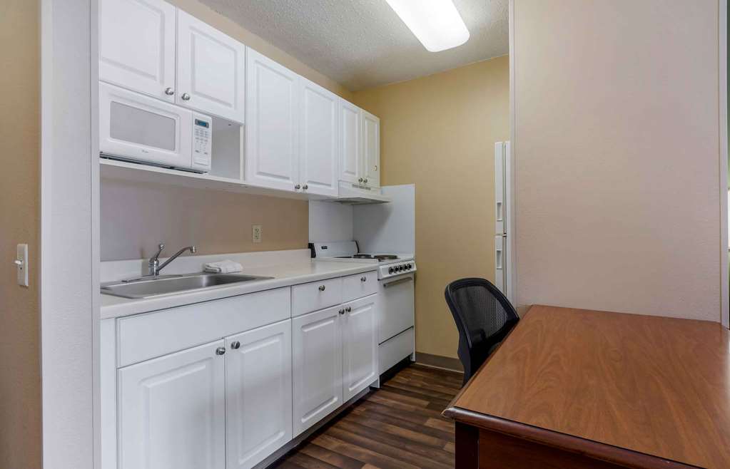 Extended Stay America Select Suites Dallas Farmers Branch - photo 8