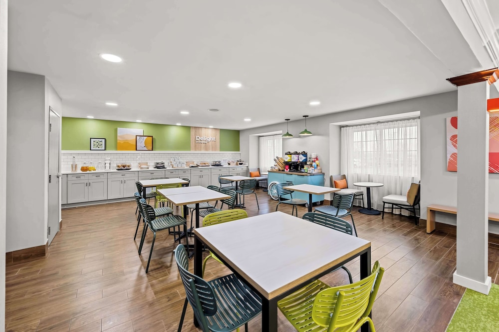 Spark by Hilton Sterling Dulles Airport - photo 45