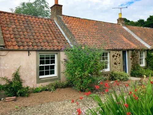 Cauldside West Cottage — 4-Star Luxury Hotel in East Linton, United Kingdom