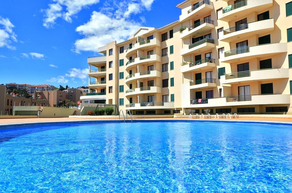 Garajau Terrace Amazing Views of Garajau Town — 4-Star Luxury Hotel in Canico, Portugal