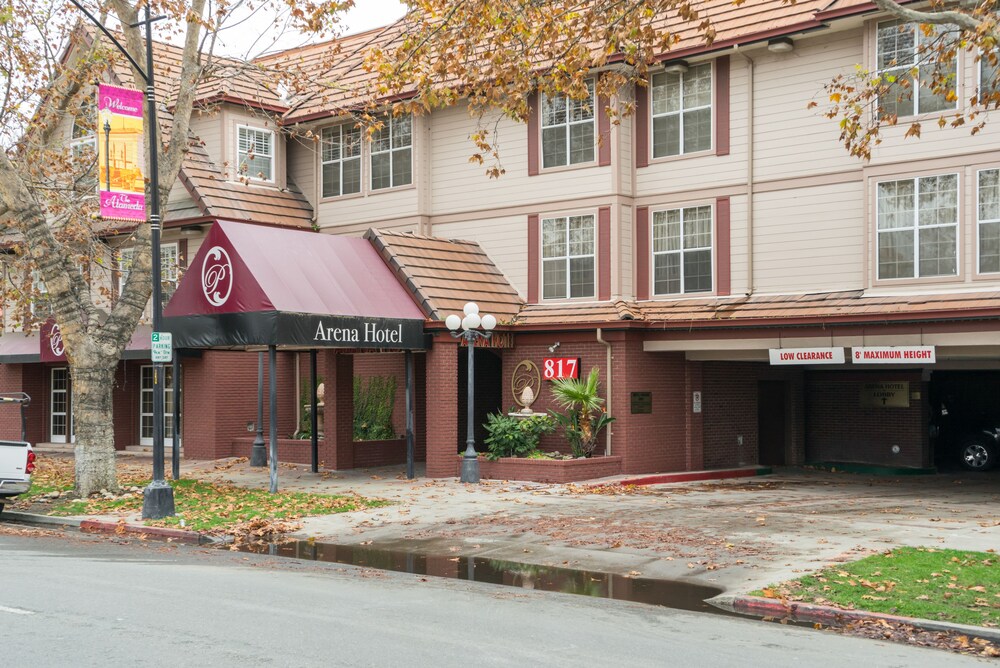Arena Hotel - photo 16