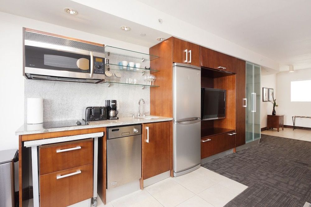 Strand Ocean Drive Suites - photo 17