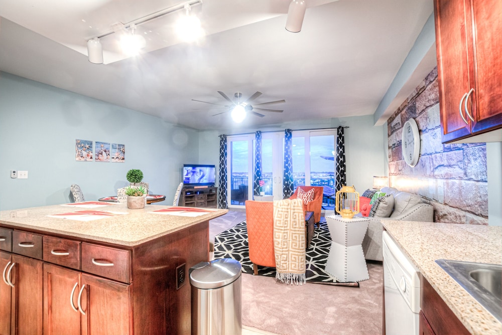 Laketown Wharf Resort by Aneliya's Rentals - photo 536
