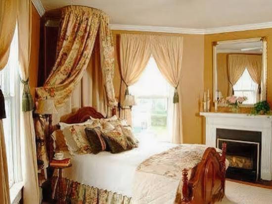 Bayberry Inn of Newport - photo 20